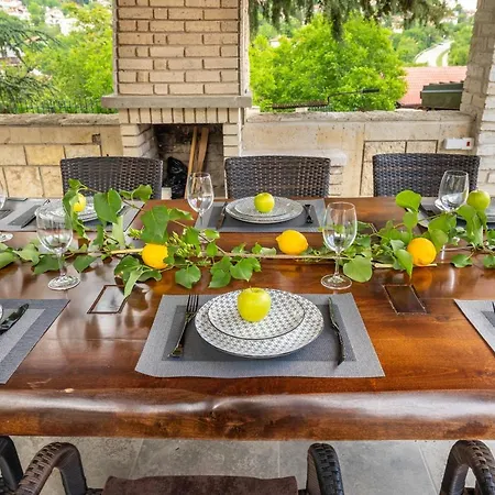 Apple - 3 Bedroom Luxury With Prv Pool & Bbq 빌라 *